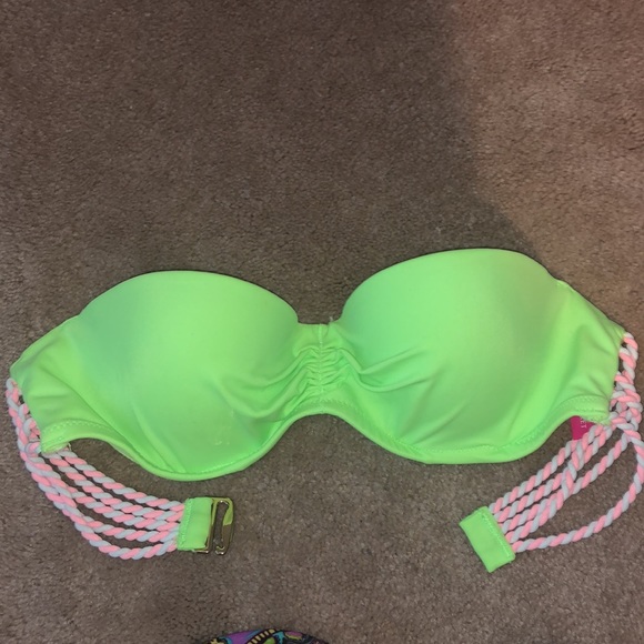 Lot of Victoria’s Secret Bikini Tops size XS - Picture 2 of 5